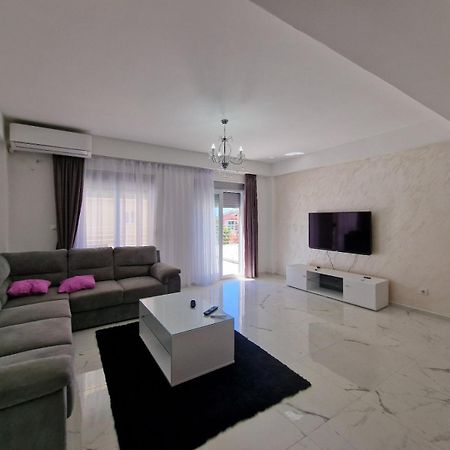 Ata Apartmani. Petrovac Екстер'єр фото