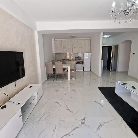 Ata Apartmani. Petrovac Екстер'єр фото