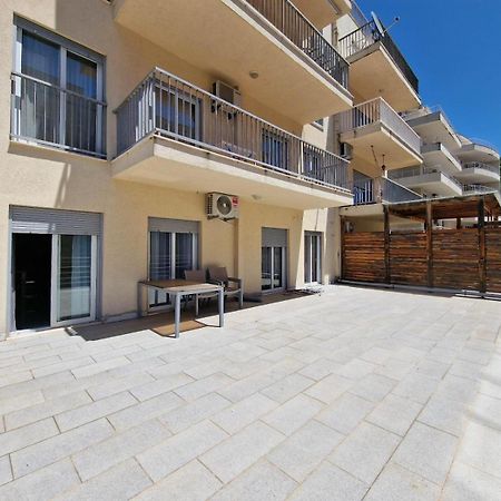 Ata Apartmani. Petrovac Екстер'єр фото