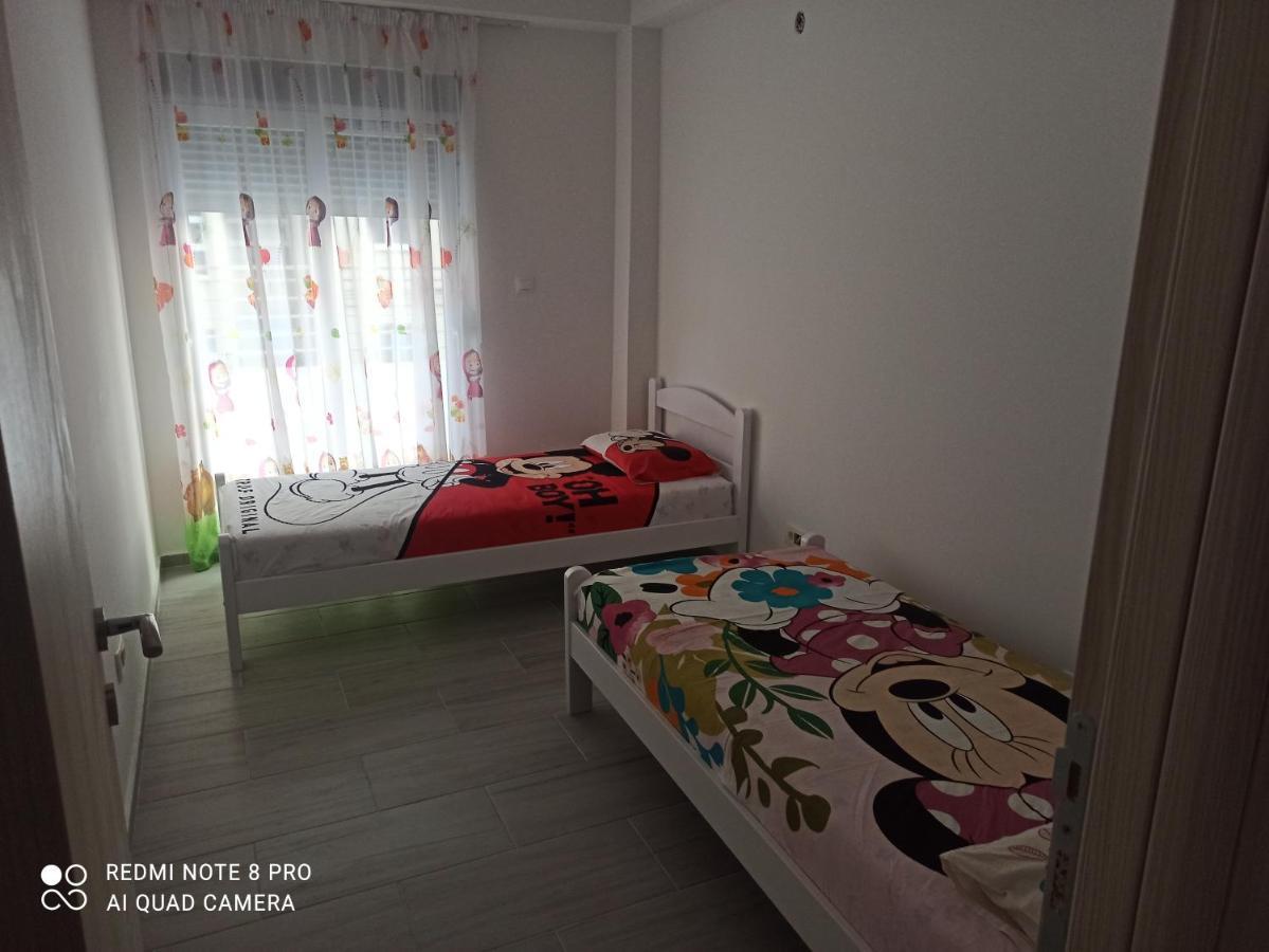 Ata Apartmani. Petrovac Екстер'єр фото