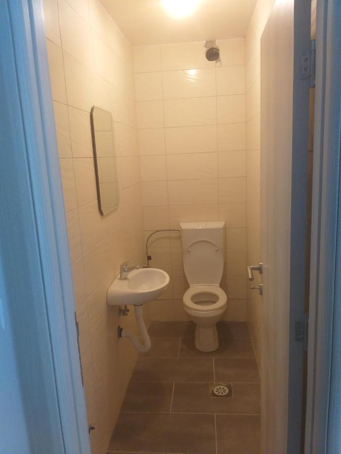 Ata Apartmani. Petrovac Екстер'єр фото