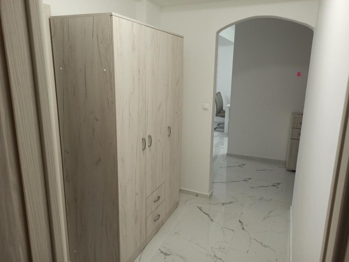 Ata Apartmani. Petrovac Екстер'єр фото