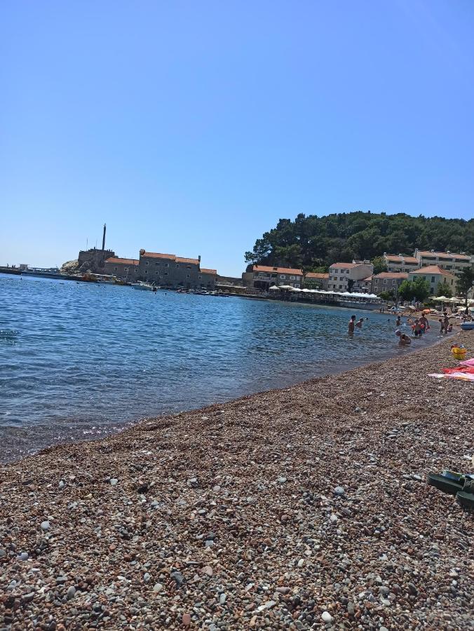 Ata Apartmani. Petrovac Екстер'єр фото