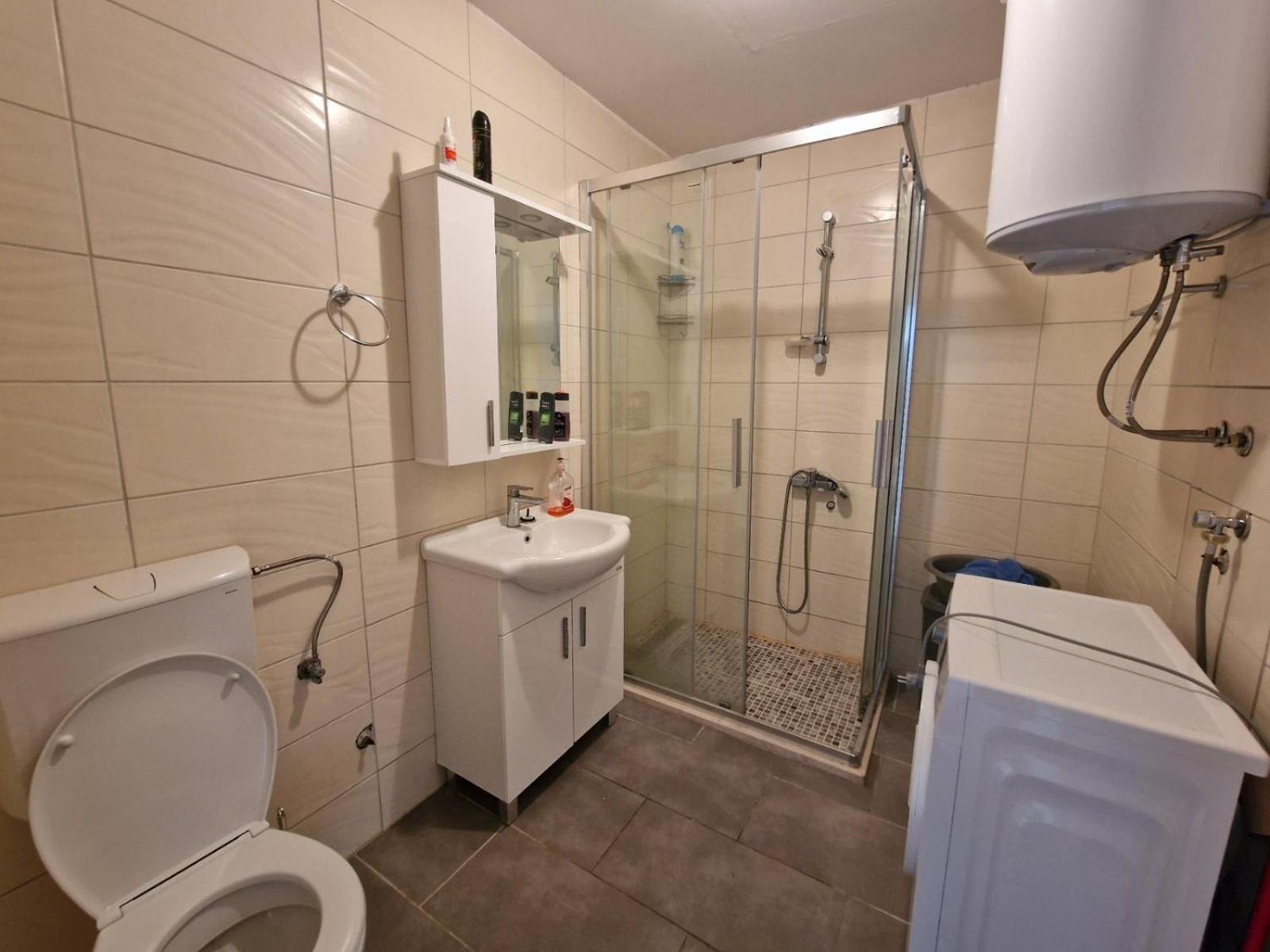 Ata Apartmani. Petrovac Екстер'єр фото